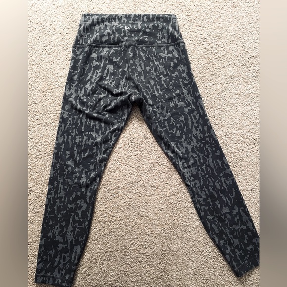 Lululemon Wonder Under Leggings - Picture 2 of 4